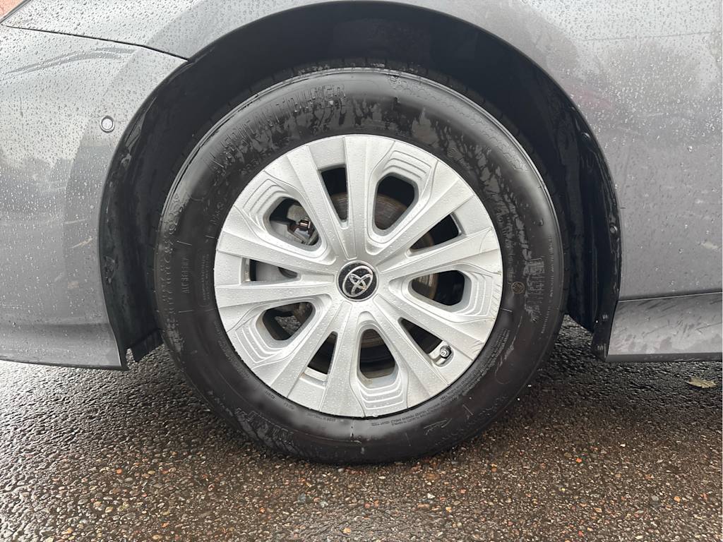 Thumbnail: 2021 Toyota Prius - 8