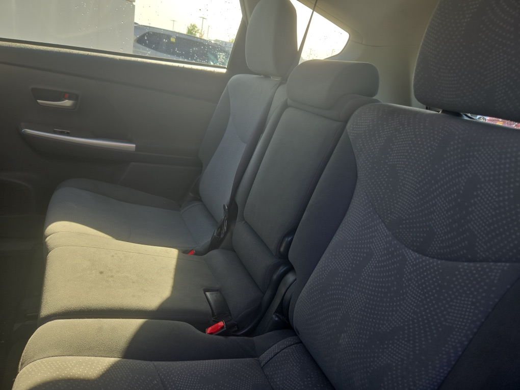 Thumbnail: 2012 Toyota Prius v - 19