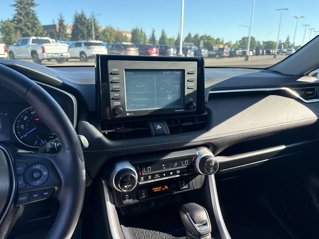 Thumbnail: 2020 Toyota RAV4 - 13