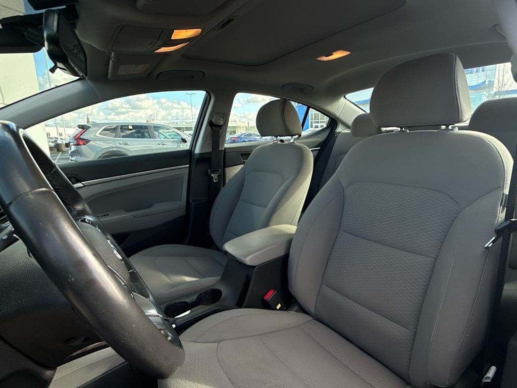 Thumbnail: 2020 Hyundai Elantra - 9