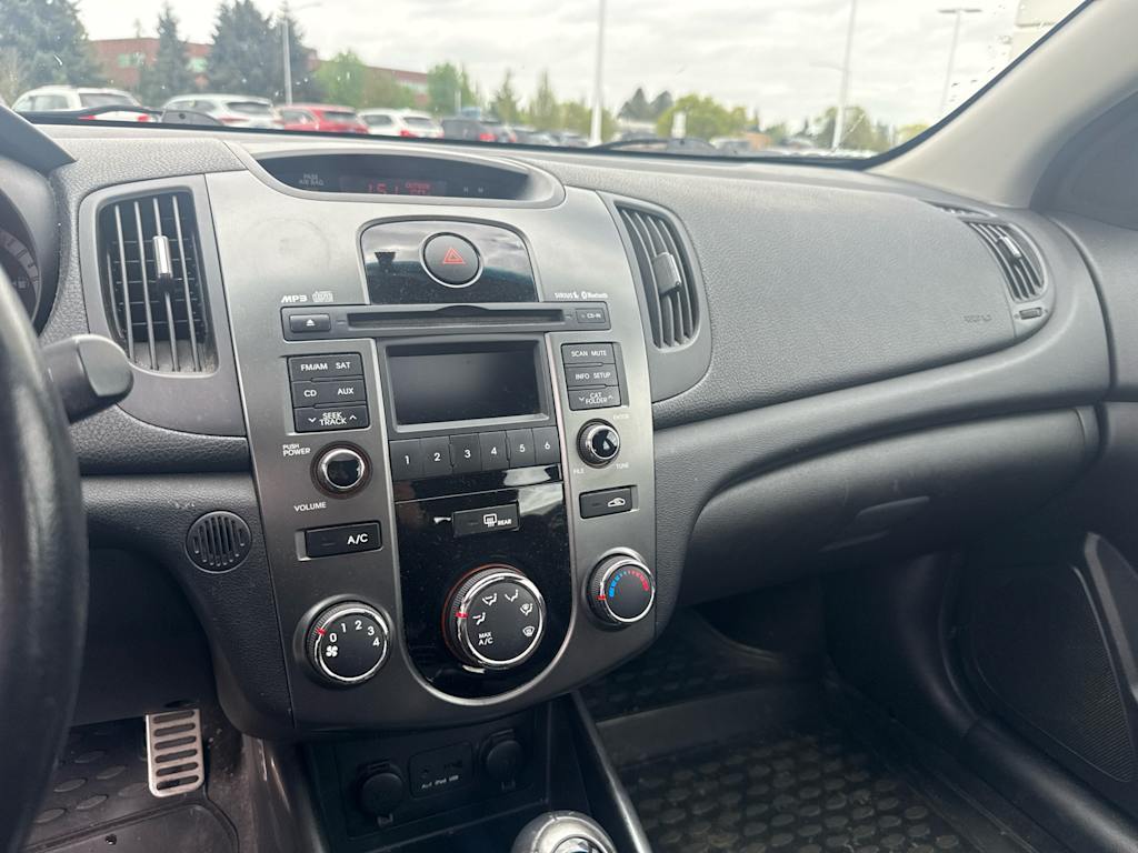 Thumbnail: 2011 Kia Forte - 14