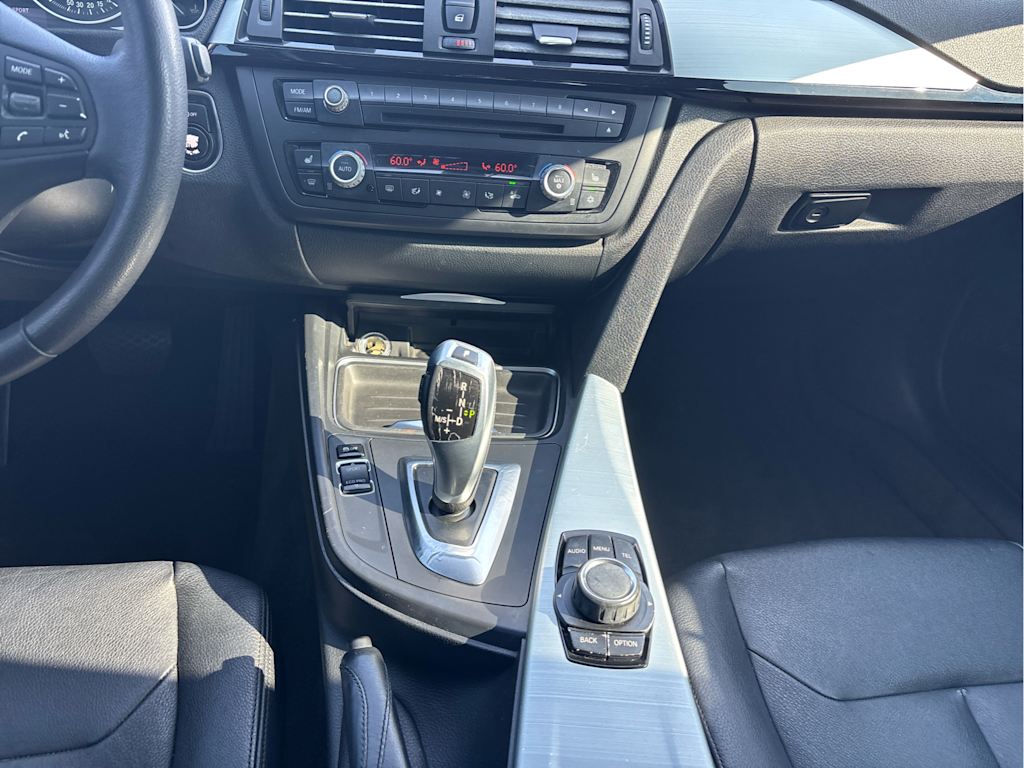 Thumbnail: 2012 BMW 3 Series - 15