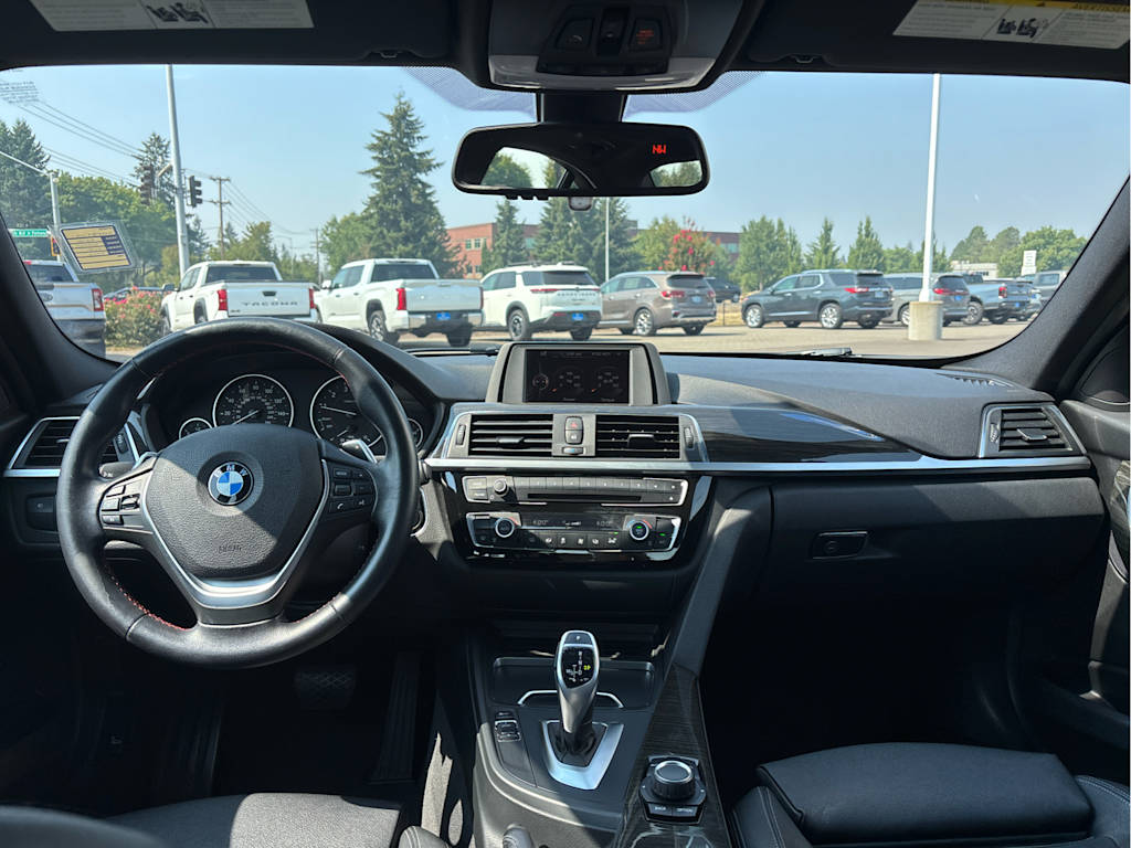 Thumbnail: 2016 BMW 3 Series - 9
