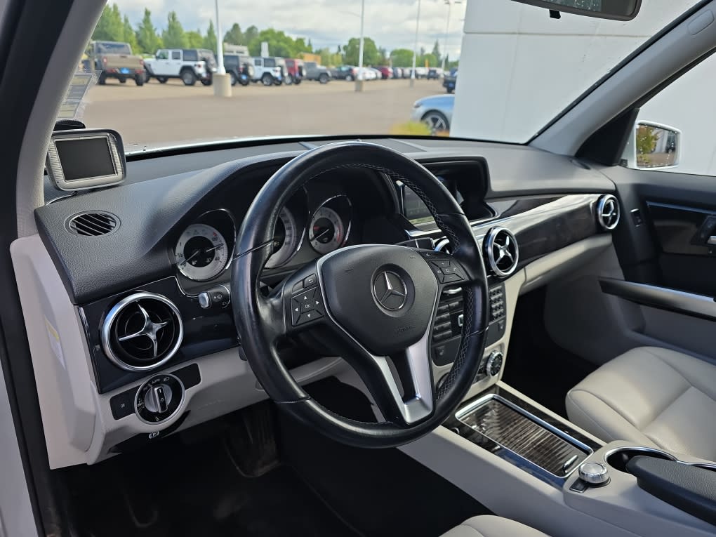 Thumbnail: 2014 Mercedes-Benz GLK - 2