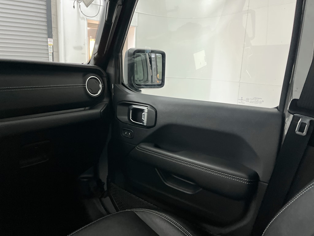 Thumbnail: 2021 Jeep Wrangler - 22
