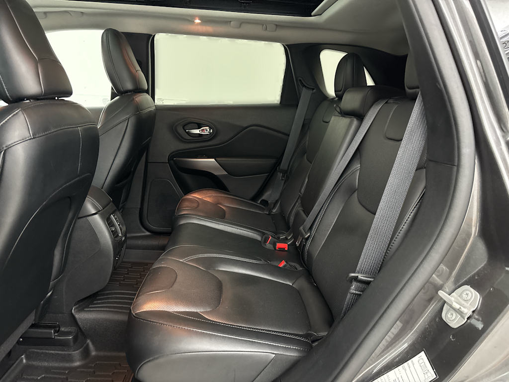 Thumbnail: 2022 Jeep Cherokee - 10