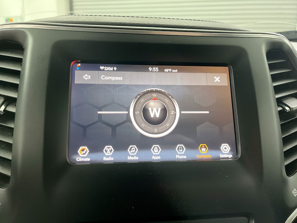 Thumbnail: 2019 Jeep Cherokee - 23