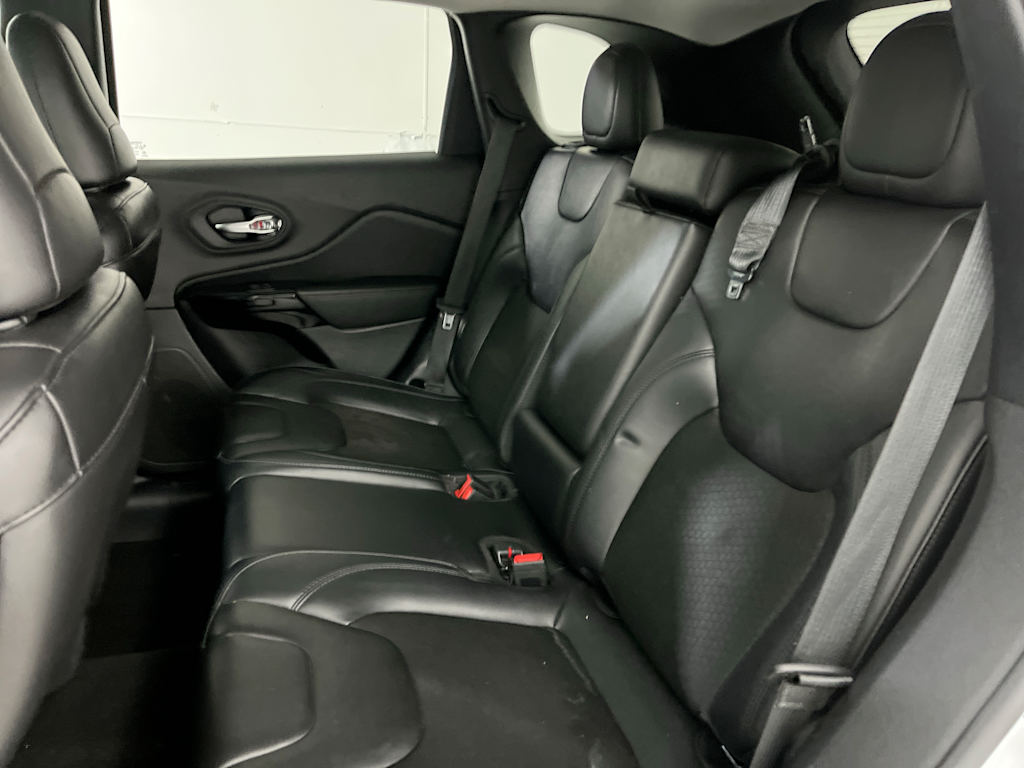 Thumbnail: 2019 Jeep Cherokee - 10