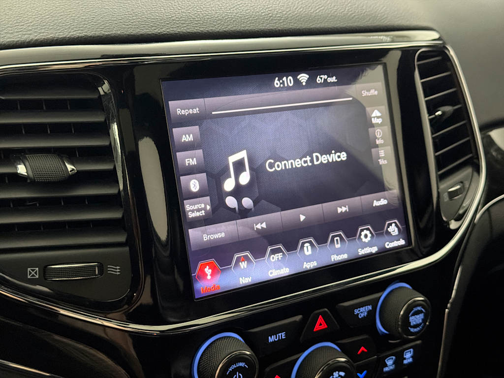 Thumbnail: 2020 Jeep Grand Cherokee - 12