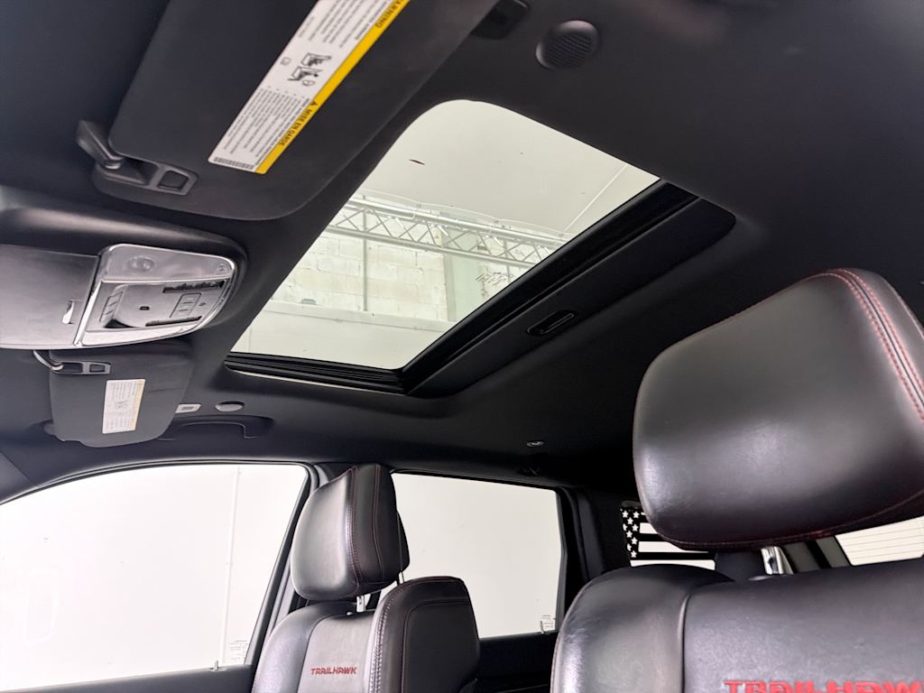 Thumbnail: 2020 Jeep Grand Cherokee - 21