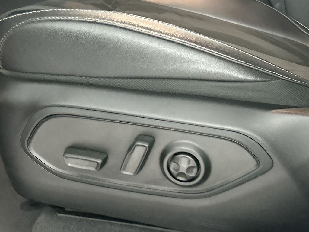 Thumbnail: 2023 Jeep Grand Cherokee - 20