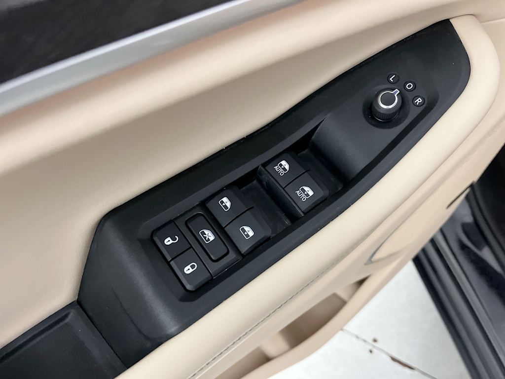 Thumbnail: 2021 Jeep Grand Cherokee L - 21