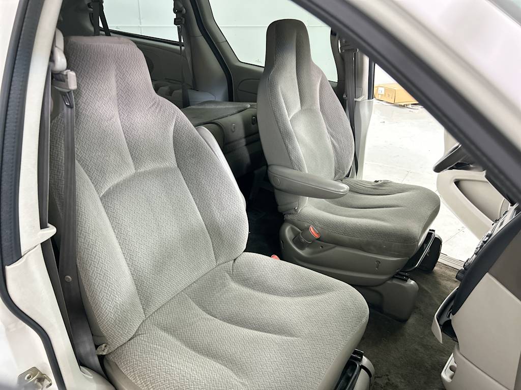 Thumbnail: 2005 Dodge Grand Caravan - 10