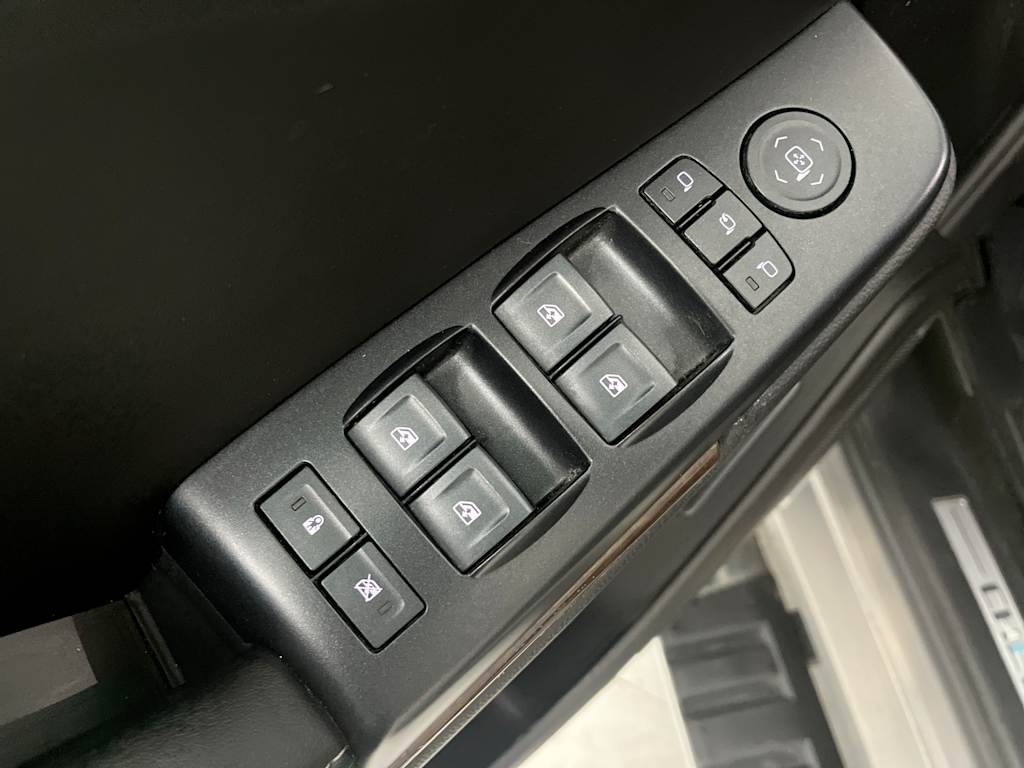 Thumbnail: 2018 Chevrolet Suburban - 25