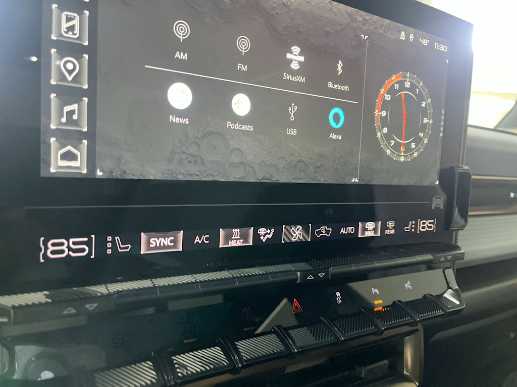 Thumbnail: 2022 GMC Hummer EV - 22