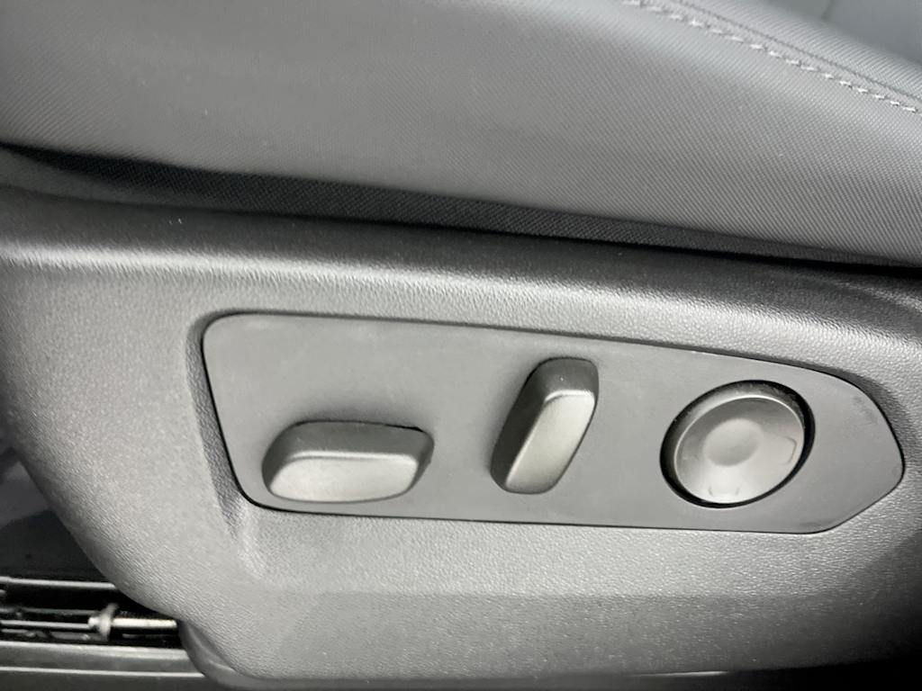 Thumbnail: 2022 GMC Hummer EV - 19