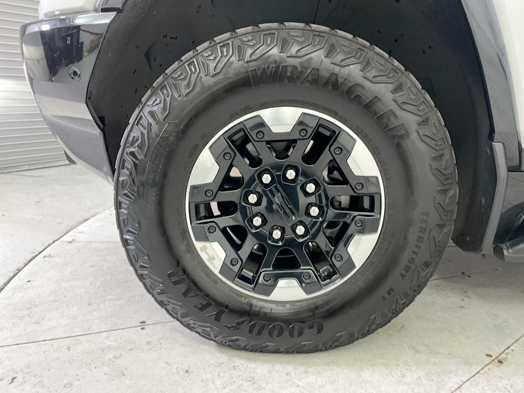 Thumbnail: 2022 GMC Hummer EV - 6