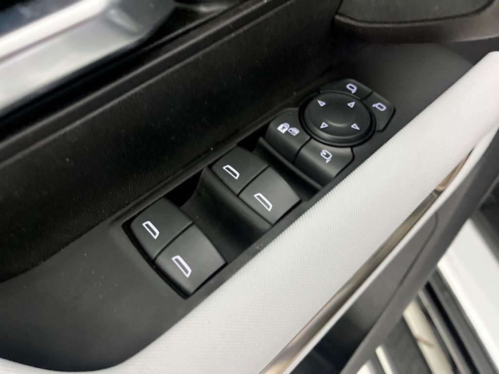 Thumbnail: 2022 GMC Hummer EV - 20