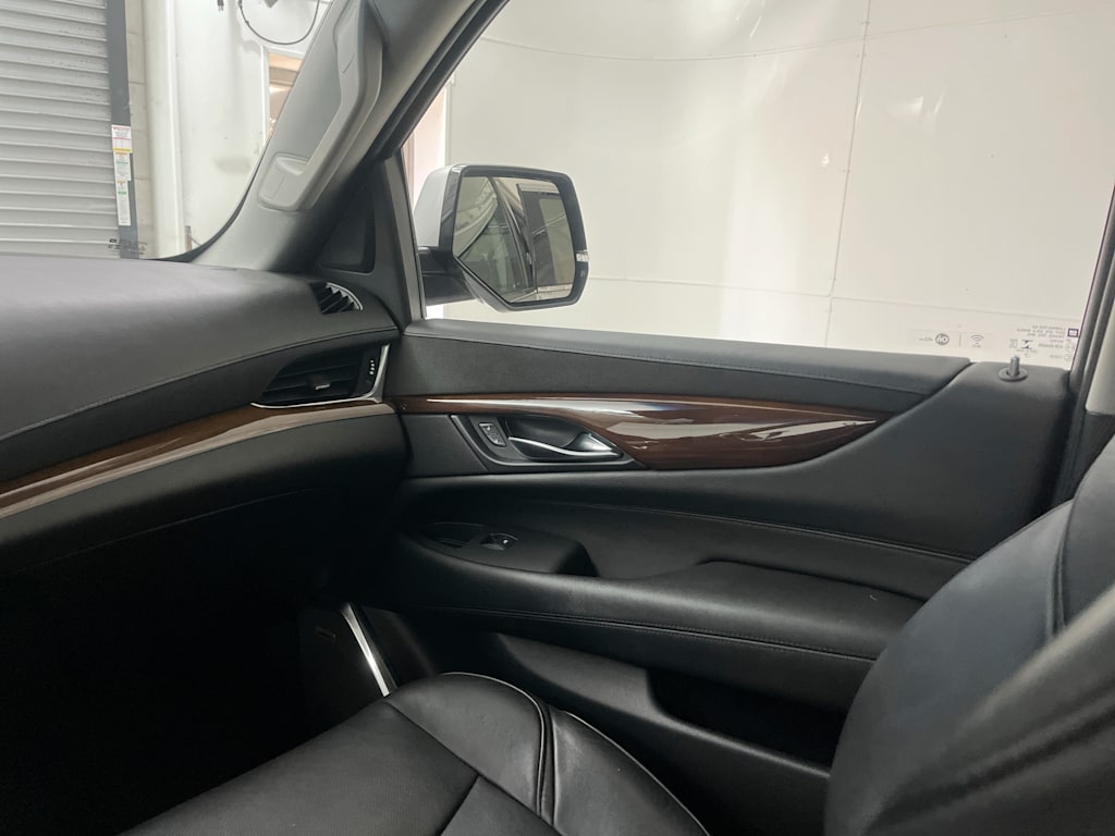 Thumbnail: 2019 Cadillac Escalade - 21