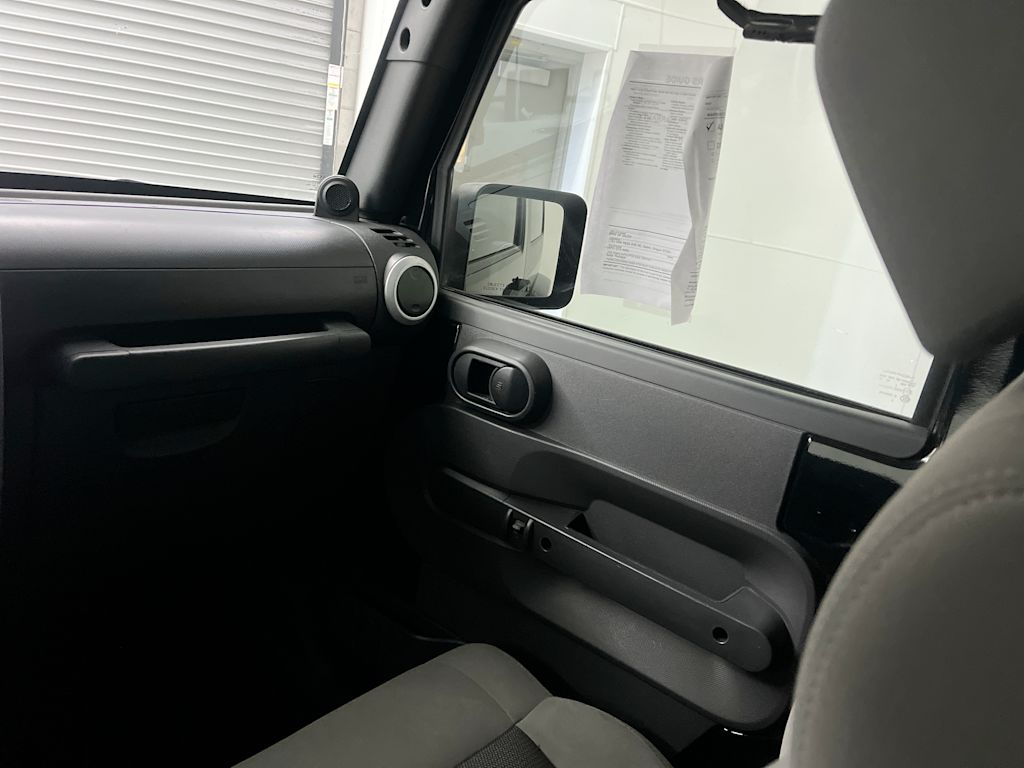 Thumbnail: 2010 Jeep Wrangler - 23