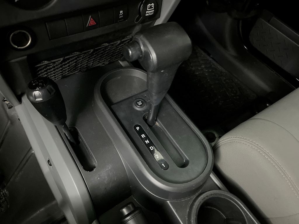 Thumbnail: 2010 Jeep Wrangler - 15