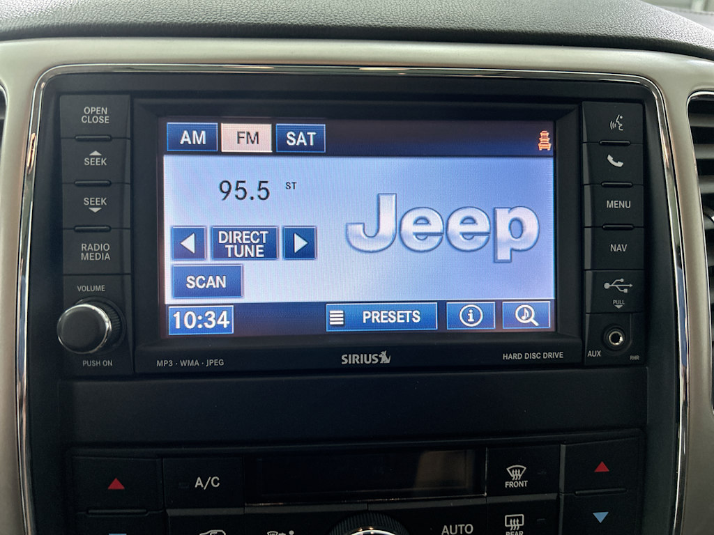 Thumbnail: 2011 Jeep Grand Cherokee - 12