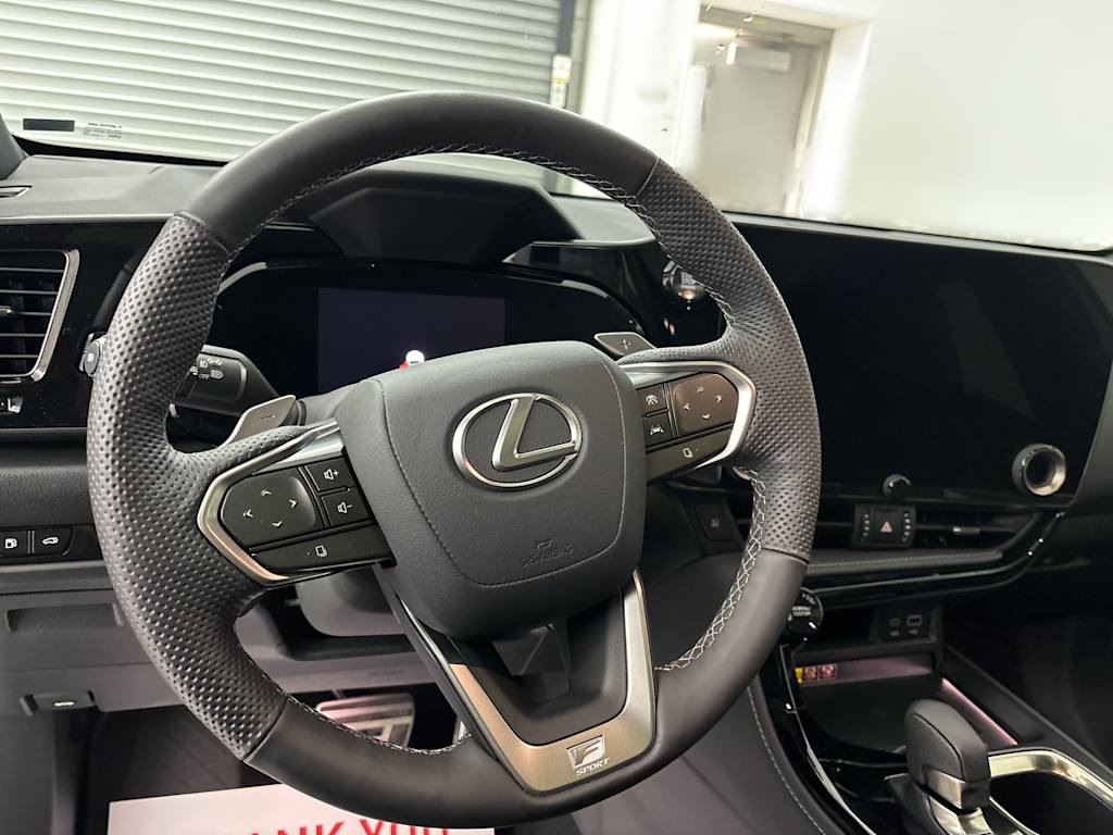 Thumbnail: 2025 Lexus ES - 2
