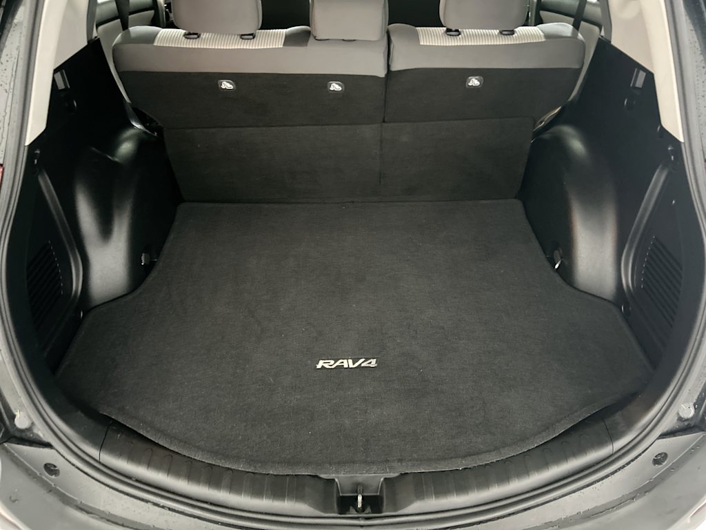 Thumbnail: 2015 Toyota RAV4 - 14