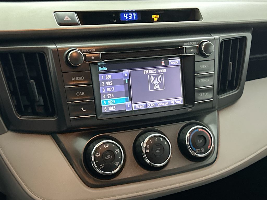 Thumbnail: 2015 Toyota RAV4 - 11