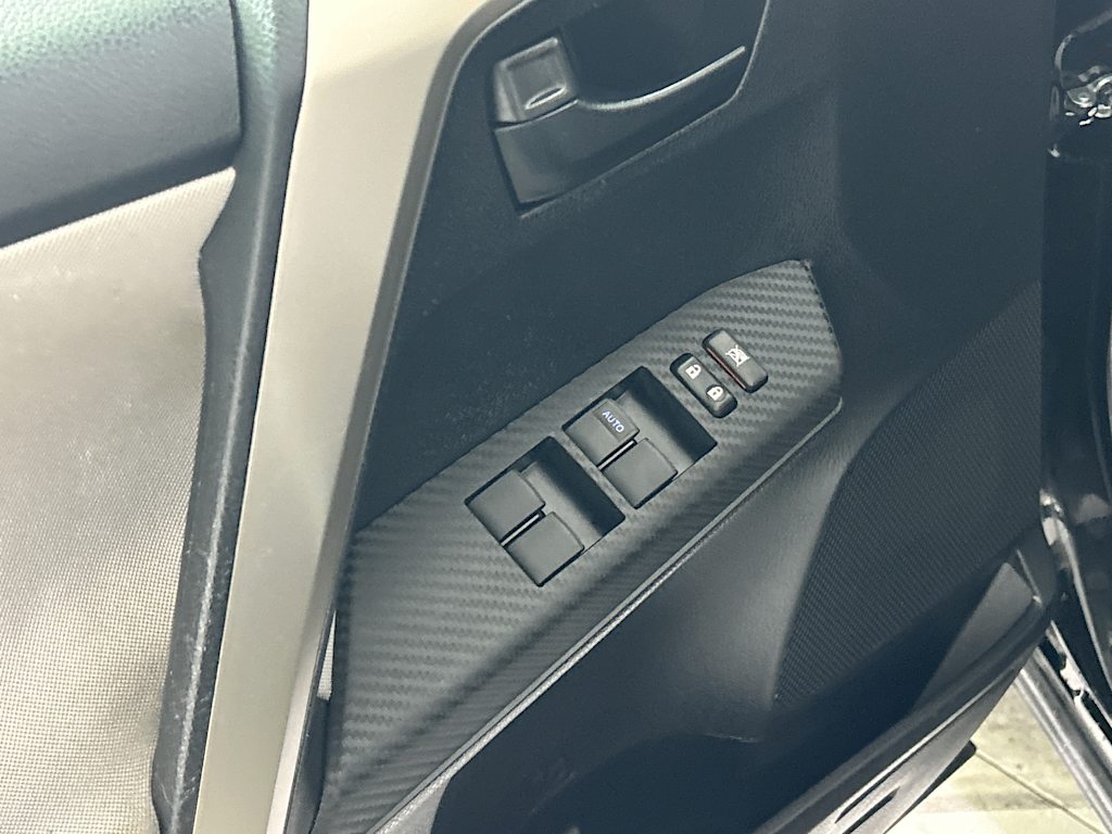 Thumbnail: 2015 Toyota RAV4 - 21