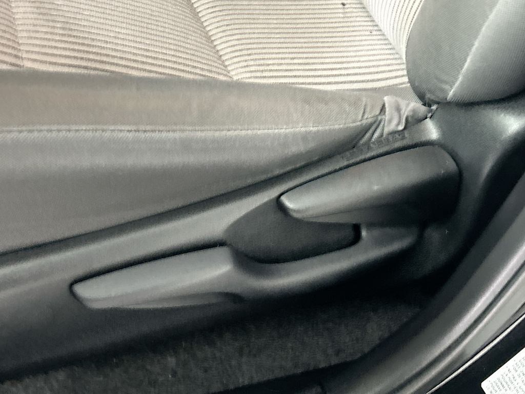 Thumbnail: 2015 Toyota RAV4 - 20