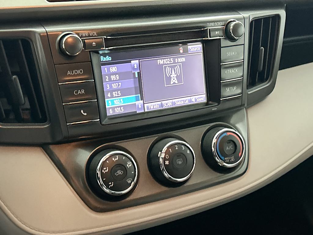 Thumbnail: 2015 Toyota RAV4 - 22