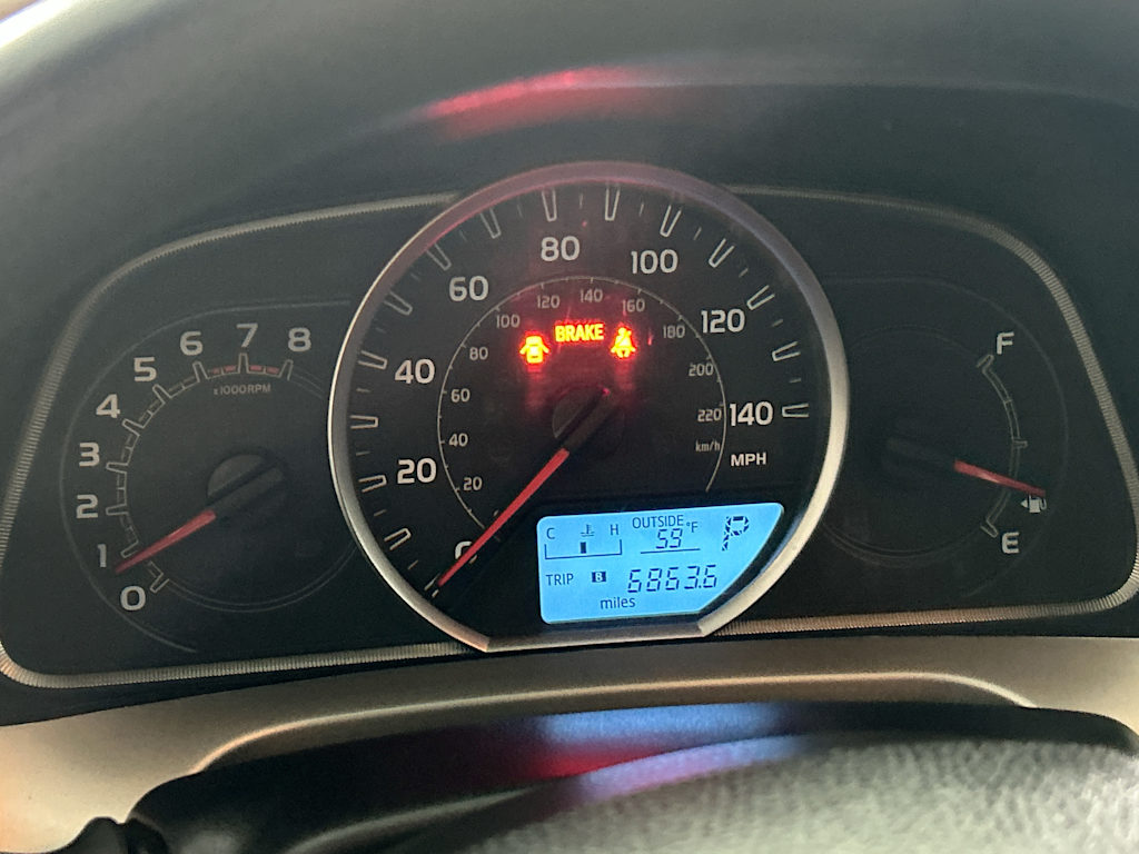 Thumbnail: 2015 Toyota RAV4 - 13