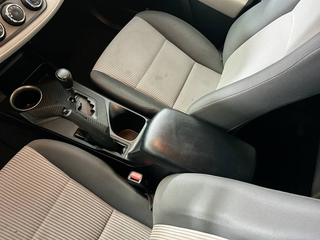 Thumbnail: 2015 Toyota RAV4 - 23