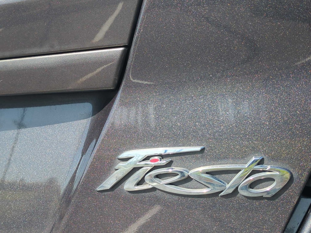 2019 Ford Fiesta SE 24