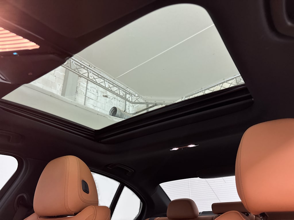 Thumbnail: 2023 BMW 3 Series - 23