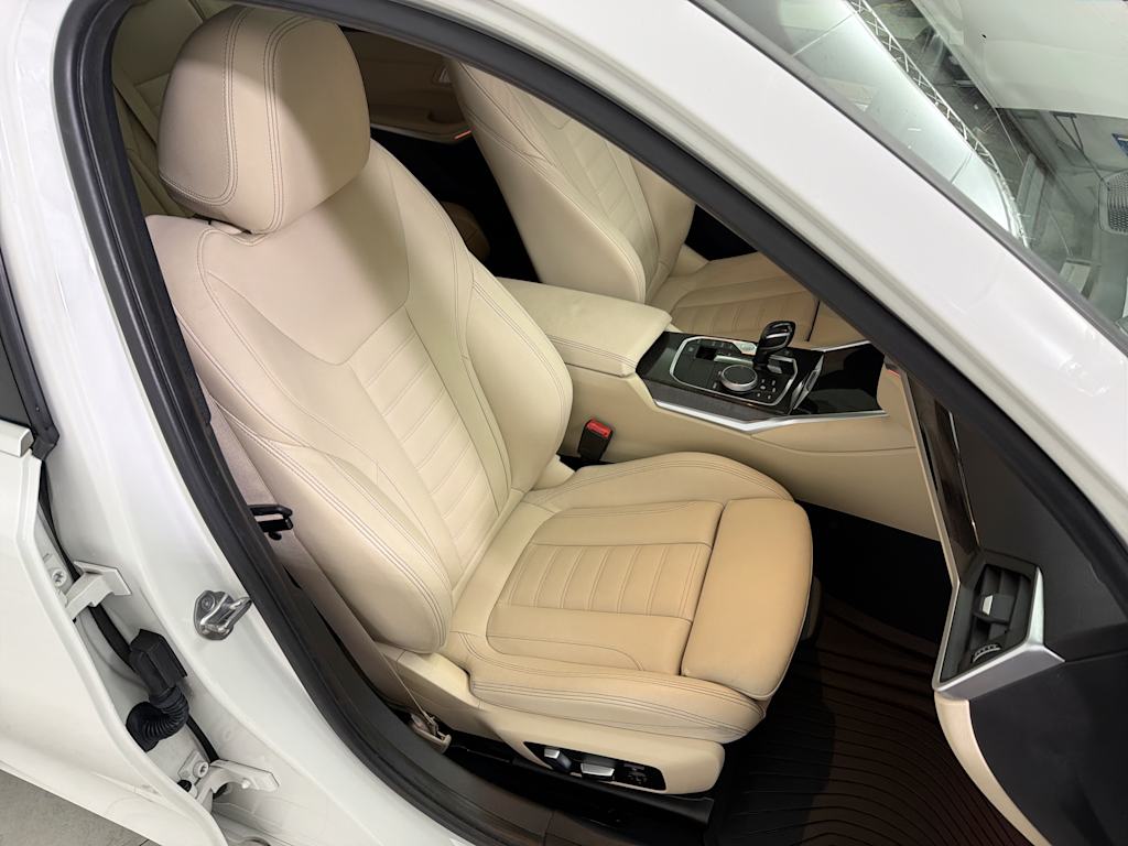 Thumbnail: 2019 BMW 3 Series - 10