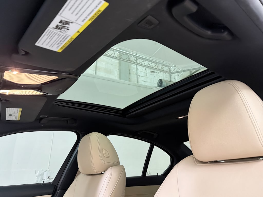 Thumbnail: 2019 BMW 3 Series - 22