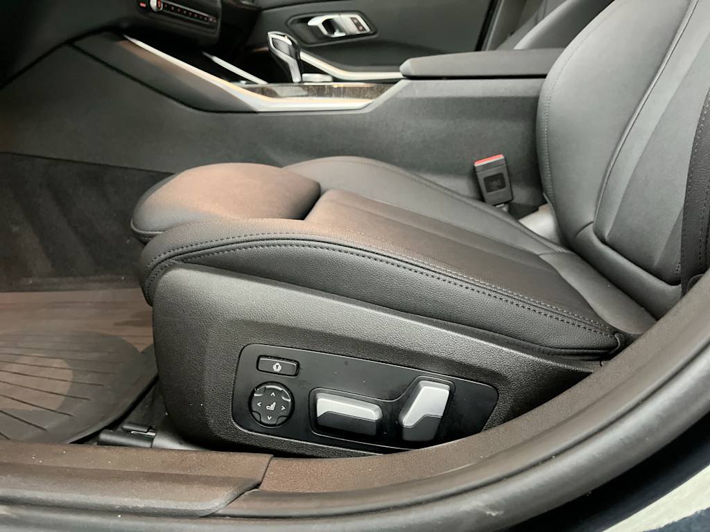 Thumbnail: 2021 BMW 3 Series - 26