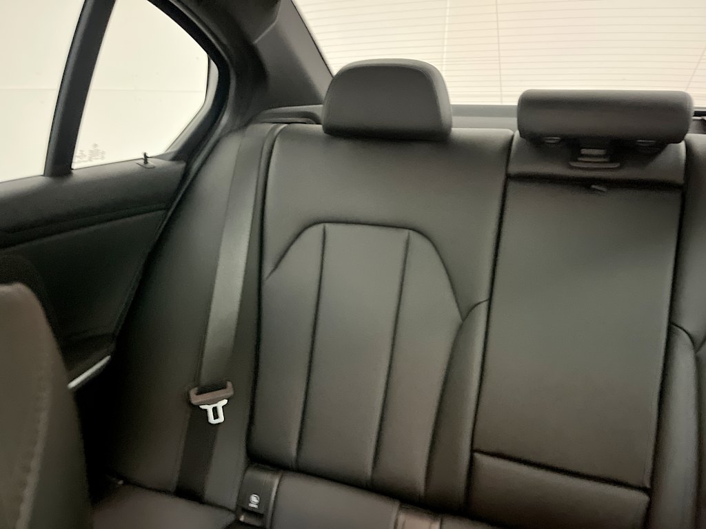Thumbnail: 2021 BMW 3 Series - 10