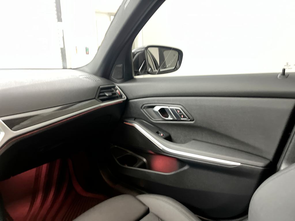 Thumbnail: 2021 BMW 3 Series - 23
