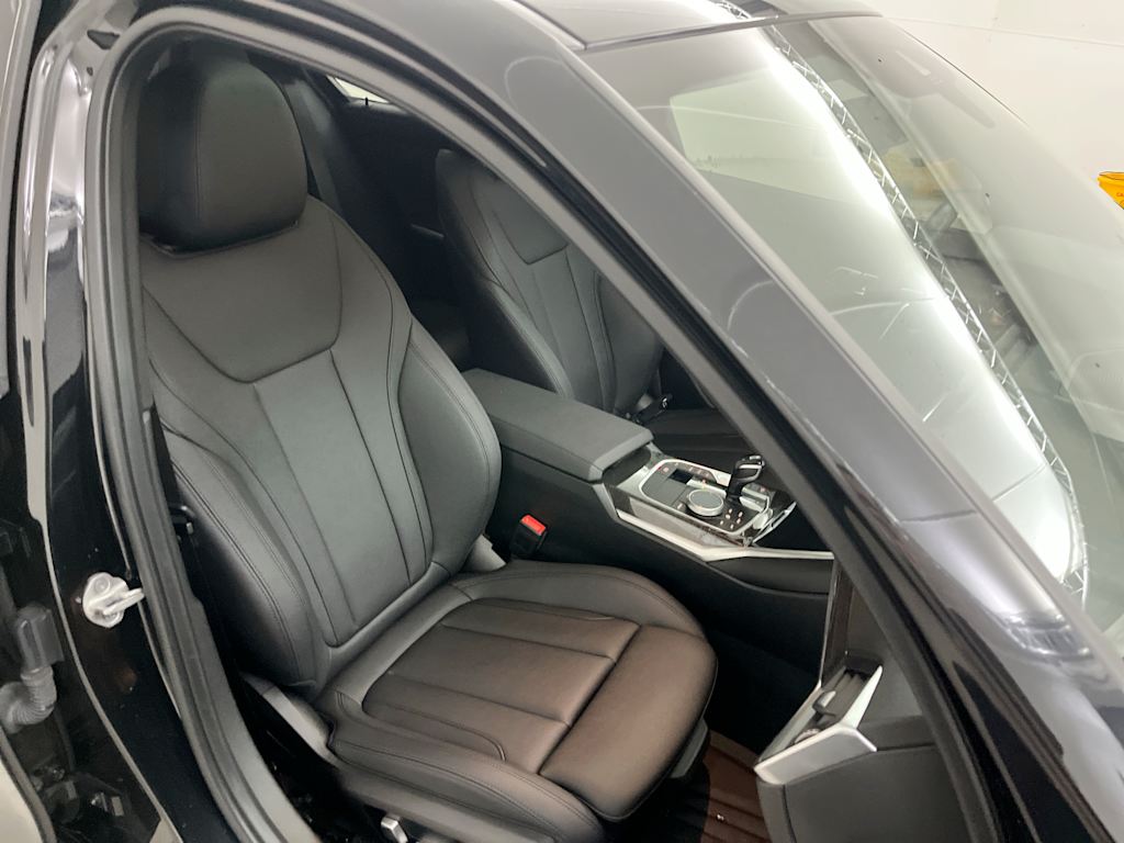 Thumbnail: 2021 BMW 3 Series - 32