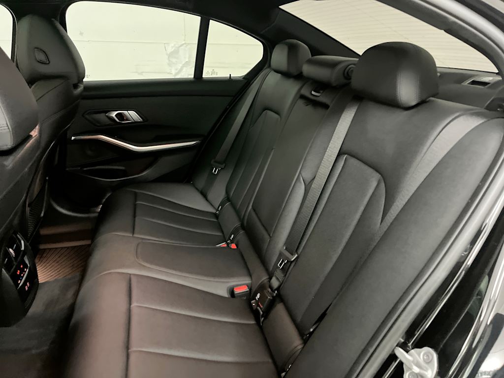 Thumbnail: 2021 BMW 3 Series - 31