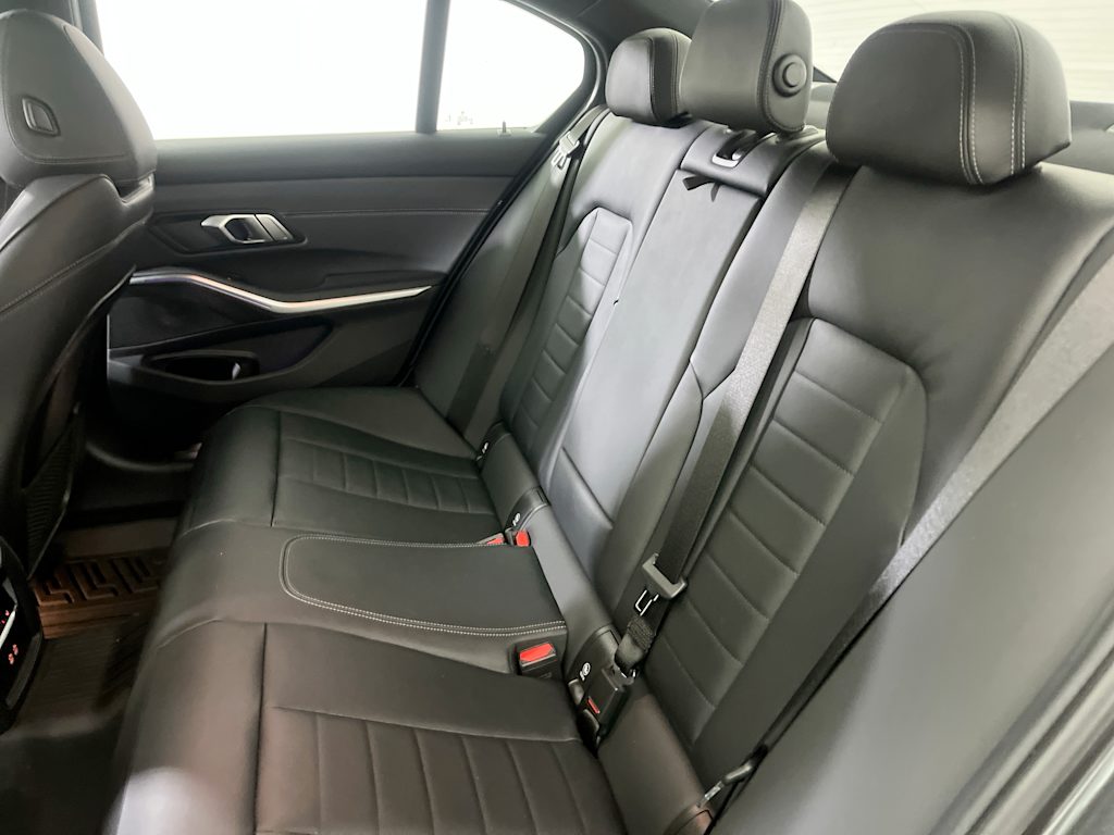 Thumbnail: 2021 BMW 3 Series - 10