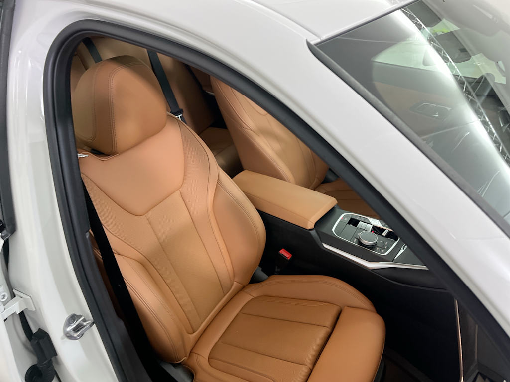 Thumbnail: 2023 BMW 3 Series - 10