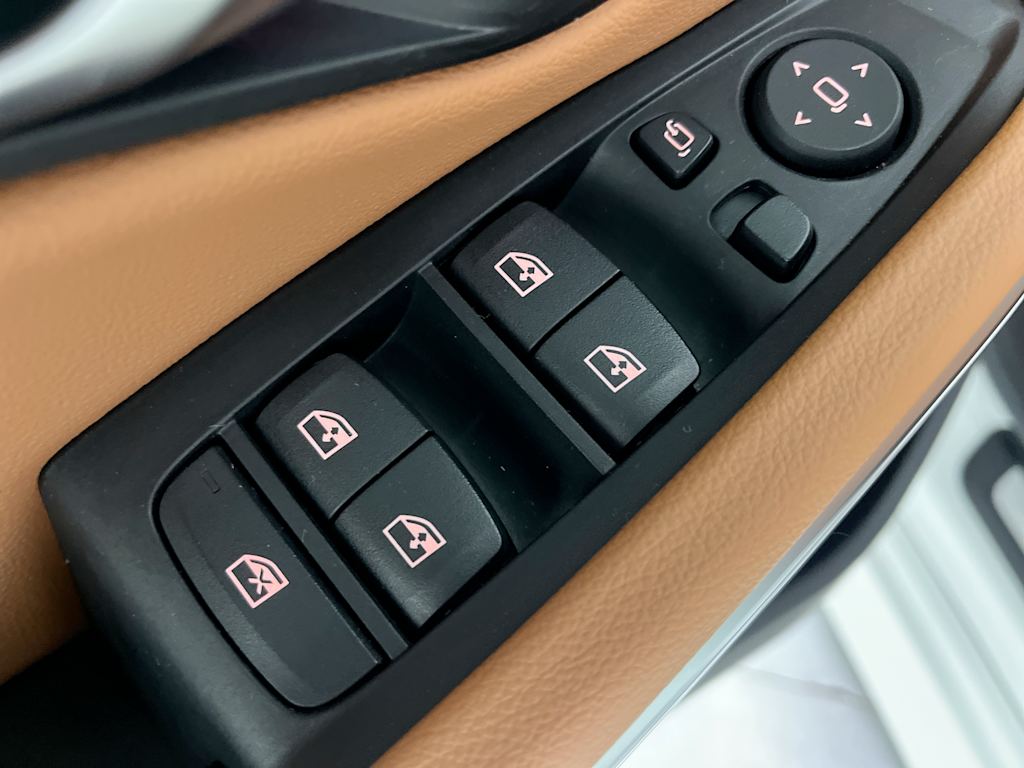 Thumbnail: 2023 BMW 3 Series - 21