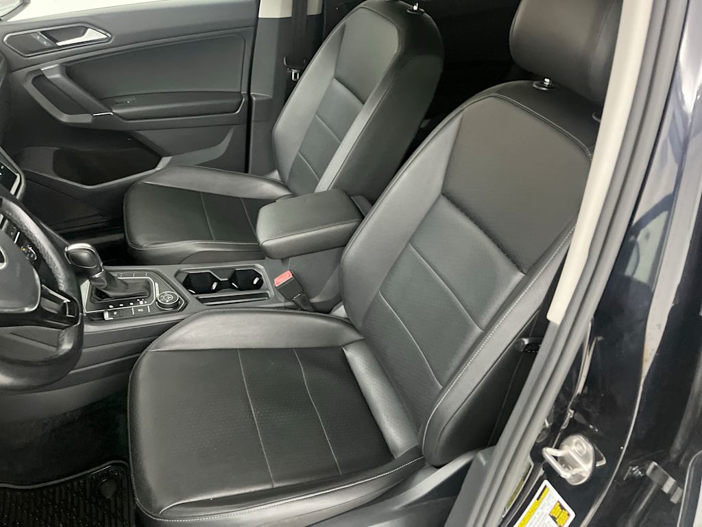 Thumbnail: 2018 Volkswagen Tiguan - 9