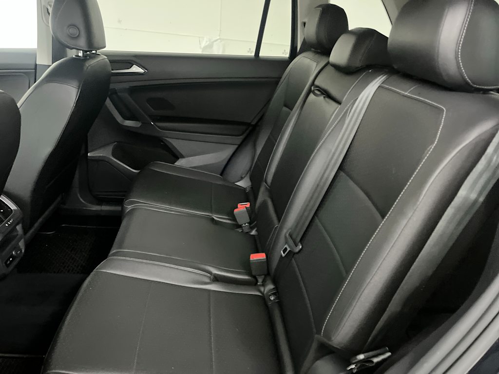 Thumbnail: 2018 Volkswagen Tiguan - 30