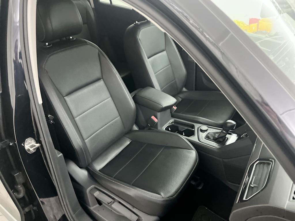 Thumbnail: 2018 Volkswagen Tiguan - 10