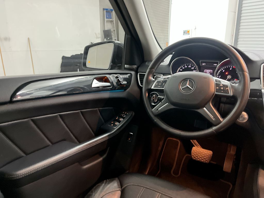Thumbnail: 2016 Mercedes-Benz GL-Class - 23